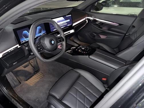 2025 BMW 540 i xDrive