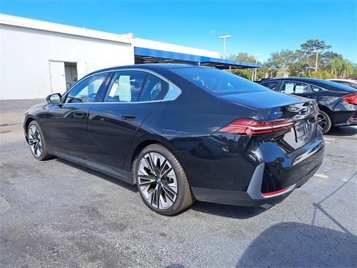 2025 BMW 540 i xDrive