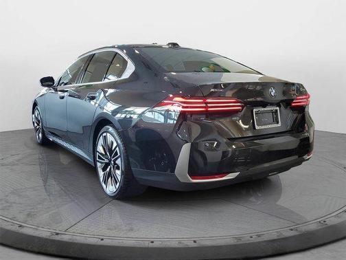 2025 BMW 540 i xDrive