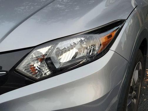 Lunar Silver Metallic 2018 Honda HR-V EX