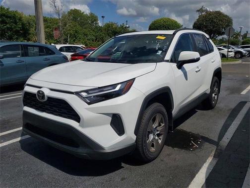 2025 Toyota RAV4 XLE