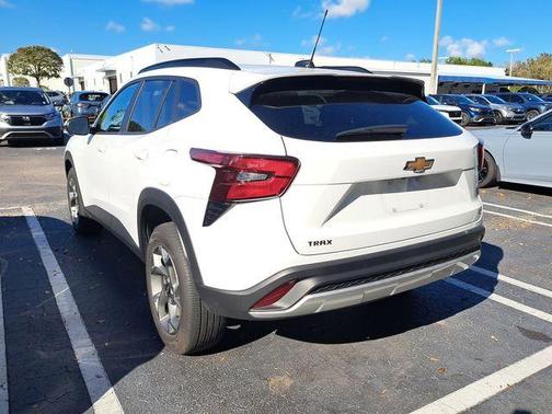 2025 Chevrolet Trax LT