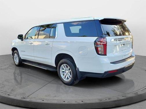 Summit White 2023 Chevrolet Suburban LT