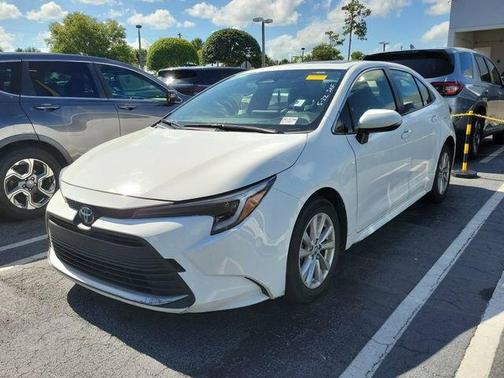 Ice 2024 Toyota Corolla Hybrid XLE