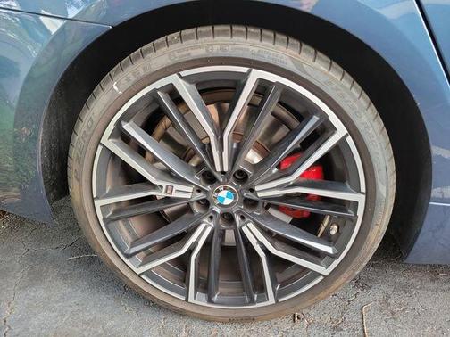 Arctic Race Blue Metallic 2023 BMW 540 i