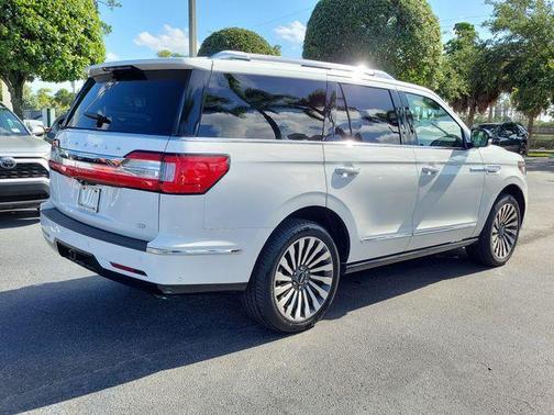 Pristine White 2021 Lincoln Navigator Reserve