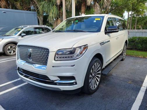 Pristine White 2021 Lincoln Navigator Reserve