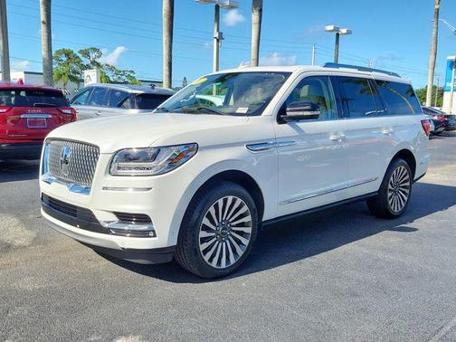 Pristine White 2021 Lincoln Navigator Reserve