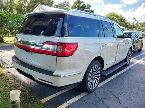 Pristine White 2021 Lincoln Navigator Reserve