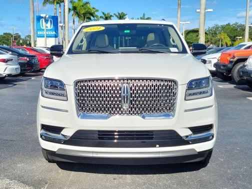 Pristine White 2021 Lincoln Navigator Reserve