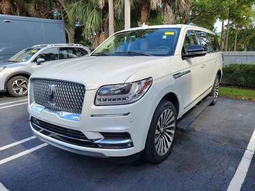 Pristine White 2021 Lincoln Navigator Reserve