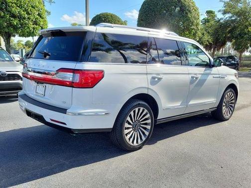 Pristine White 2021 Lincoln Navigator Reserve