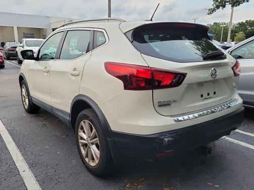 White 2018 Nissan Rogue Sport SV
