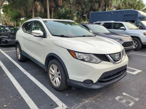 White 2018 Nissan Rogue Sport SV