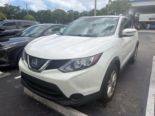 White 2018 Nissan Rogue Sport SV