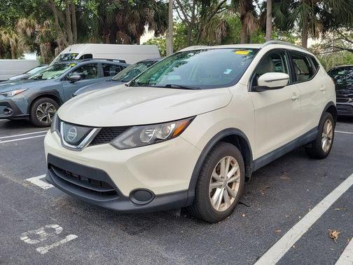 White 2018 Nissan Rogue Sport SV