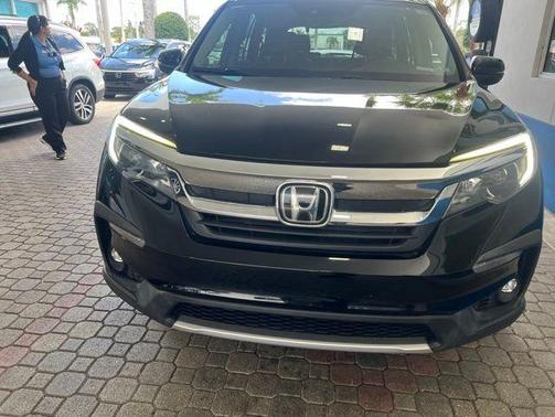 Crystal Black Pearl 2022 Honda Pilot EX-L