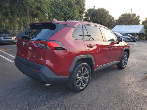 2022 Toyota RAV4 Hybrid XLE Premium
