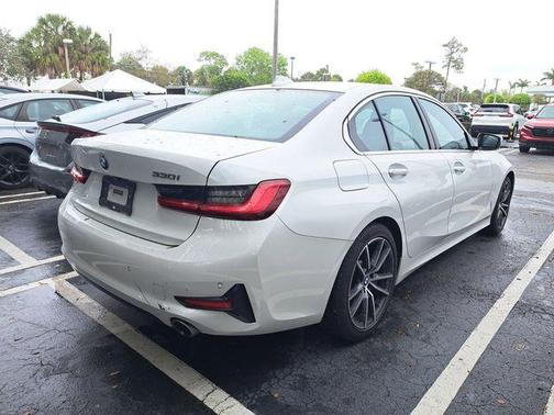 2019 BMW 330 i