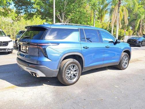 Lakeshore Blue Metallic 2025 Chevrolet Traverse LT