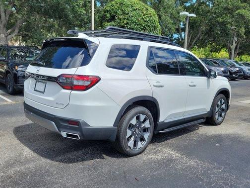 Platinum White Pearl 2026 Honda Pilot Elite