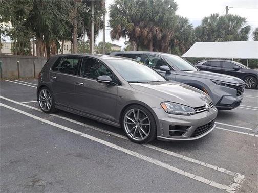 2017 Volkswagen Golf R 4-Door