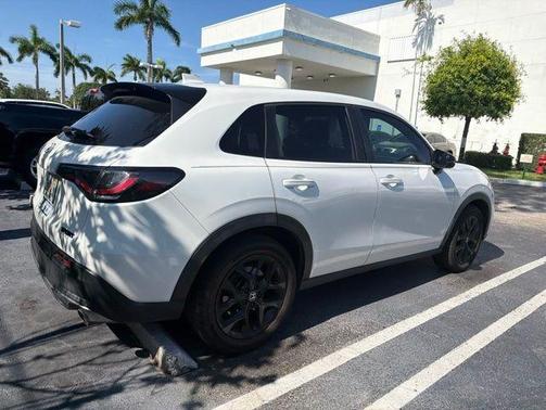 Platinum White Pearl 2023 Honda HR-V Sport