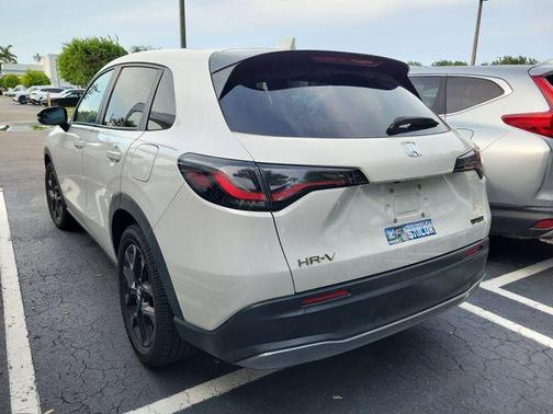 Platinum White Pearl 2023 Honda HR-V Sport