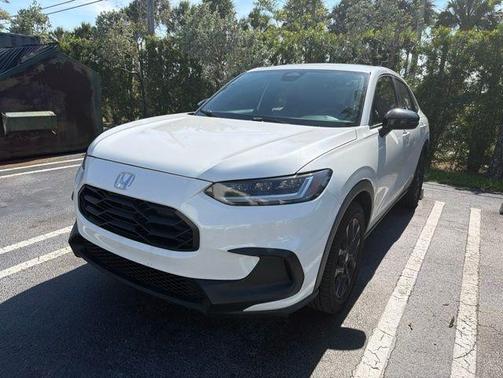 Platinum White Pearl 2023 Honda HR-V Sport