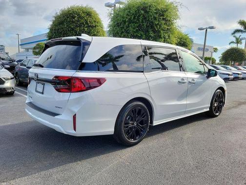 Platinum White Pearl 2025 Honda Odyssey Sport-L