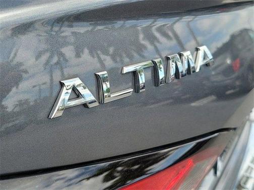2022 Nissan Altima 2.0 SR