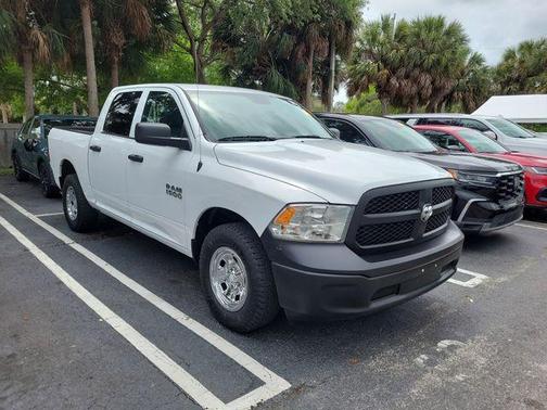 Bright White Clearcoat 2018 RAM 1500 ST