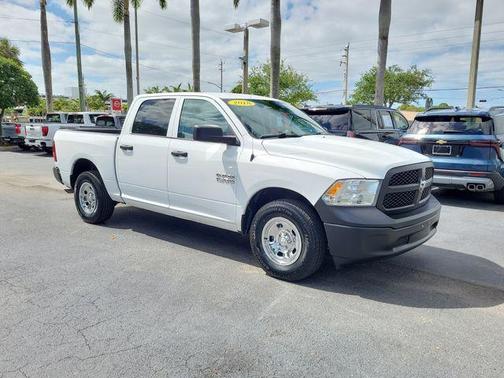 Bright White Clearcoat 2018 RAM 1500 ST