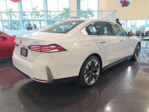 2024 BMW 530 i