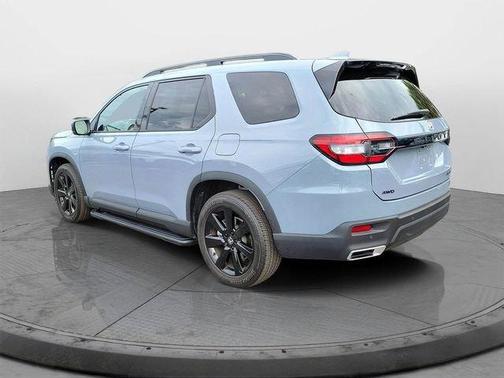 Sonic Gray Pearl 2025 Honda Pilot Black Edition