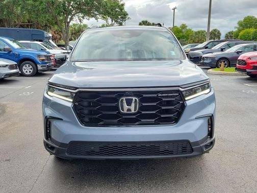 Sonic Gray Pearl 2025 Honda Pilot Black Edition