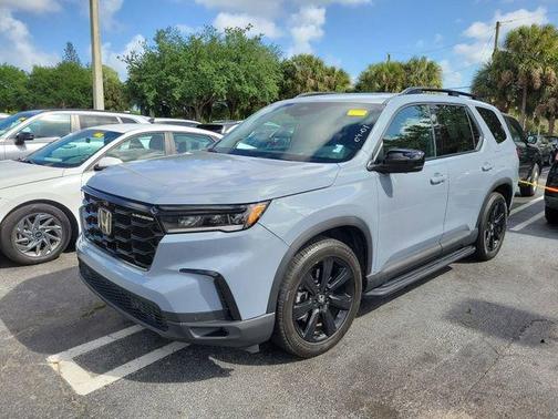 Sonic Gray Pearl 2025 Honda Pilot Black Edition