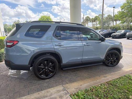 Sonic Gray Pearl 2025 Honda Pilot Black Edition