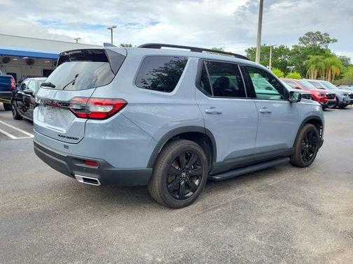 Sonic Gray Pearl 2025 Honda Pilot Black Edition