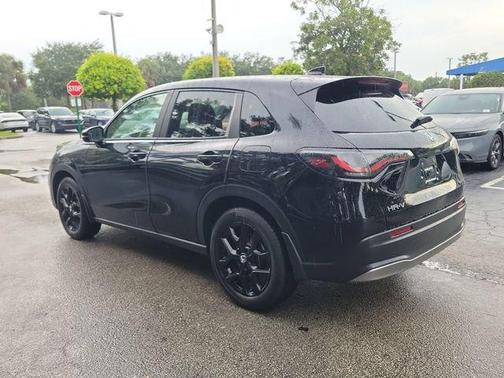 Crystal Black Pearl 2025 Honda HR-V Sport