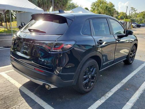 Crystal Black Pearl 2025 Honda HR-V Sport