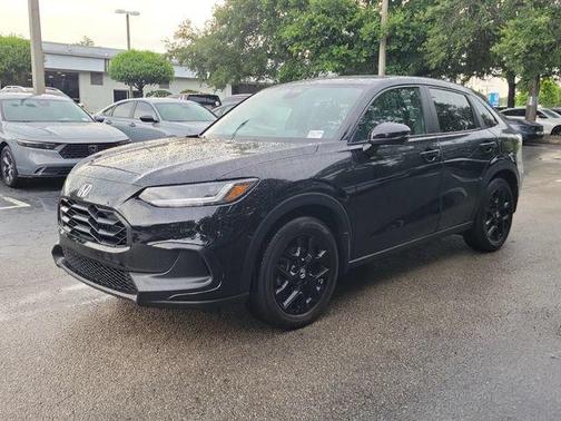 Crystal Black Pearl 2025 Honda HR-V Sport