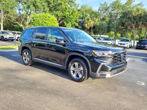 Crystal Black Pearl 2024 Honda Pilot EX-L 7-Passenger