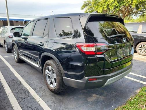 Black 2024 Honda Pilot EX-L 7-Passenger