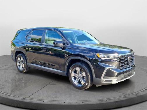 Crystal Black Pearl 2024 Honda Pilot EX-L 7-Passenger