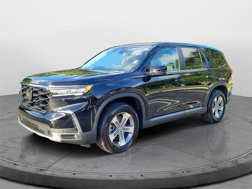 Crystal Black Pearl 2024 Honda Pilot EX-L 7-Passenger
