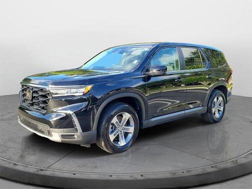 Crystal Black Pearl 2024 Honda Pilot EX-L 7-Passenger