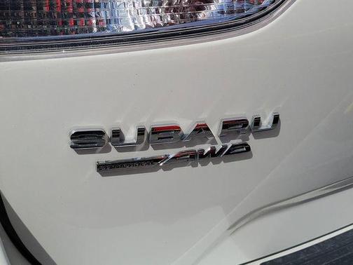 Crystal White Pearl 2022 Subaru Forester Premium