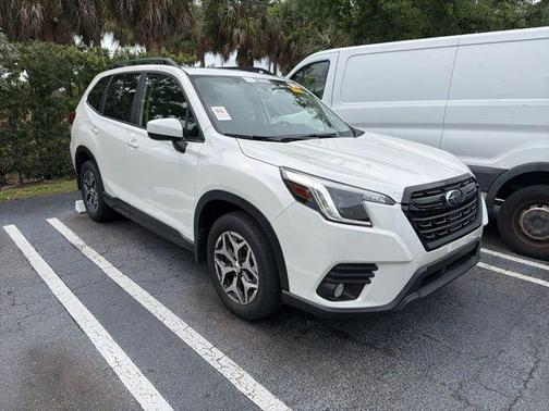Crystal White Pearl 2022 Subaru Forester Premium