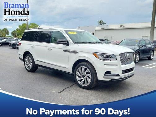 White Metallic 2024 Lincoln Navigator Premiere